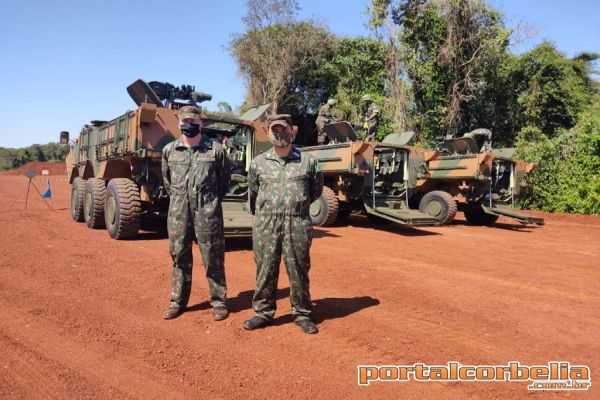 Militares do Exército realizam treinamento com blindados em Corbélia