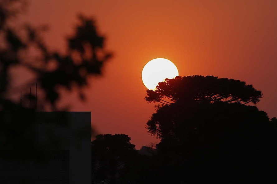 Calor e pouca chuva ampliam crise hídrica