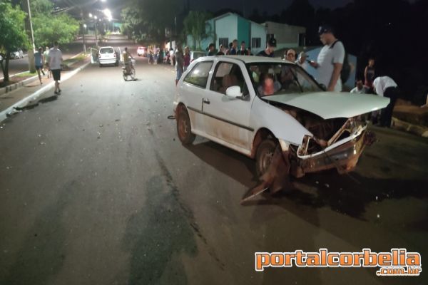 Colisão entre Zafira e Gol é registrada na Avenida Paraná