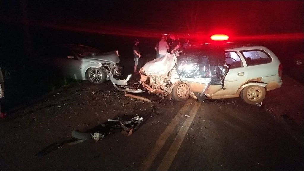 Colisão entre veículos deixa vítima fatal em Cafelândia