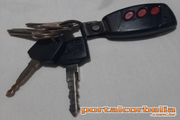Molho de chaves encontrado próximo à pedreira