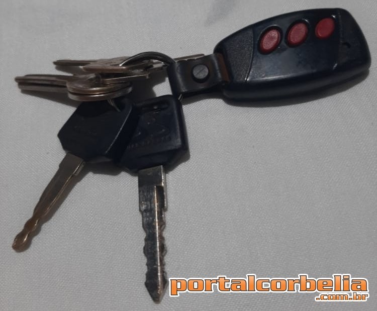 Molho de chaves encontrado próximo à pedreira