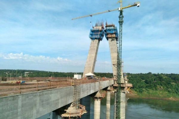 Obra da nova ponte entre Brasil e Paraguai alcança 49% de execução