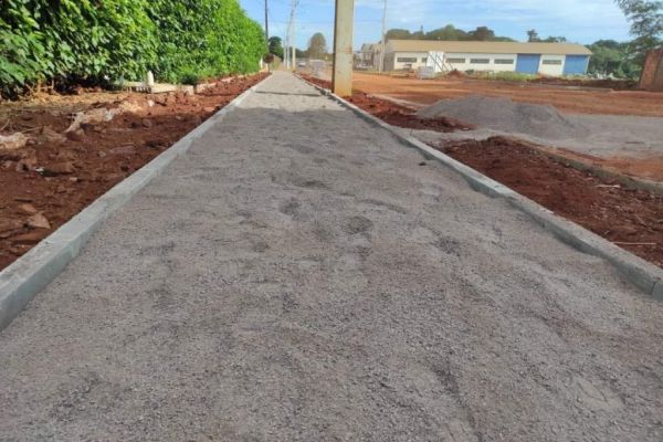 Prolongamento da Avenida São Paulo recebe pavimentação