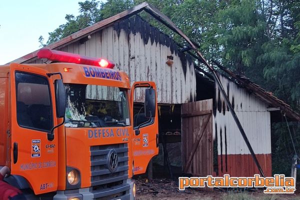 Princípio de incêndio em aviário mobiliza equipes 