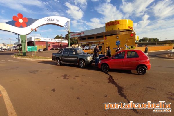 Colisão frontal entre dois veículos é registrada na saída pra Braganey