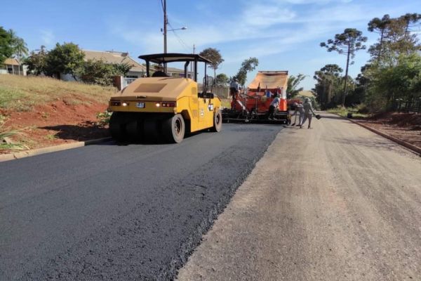 A obra no prolongamento da Rua Jasmim ultrapassa 1 milhão de reais de investimento