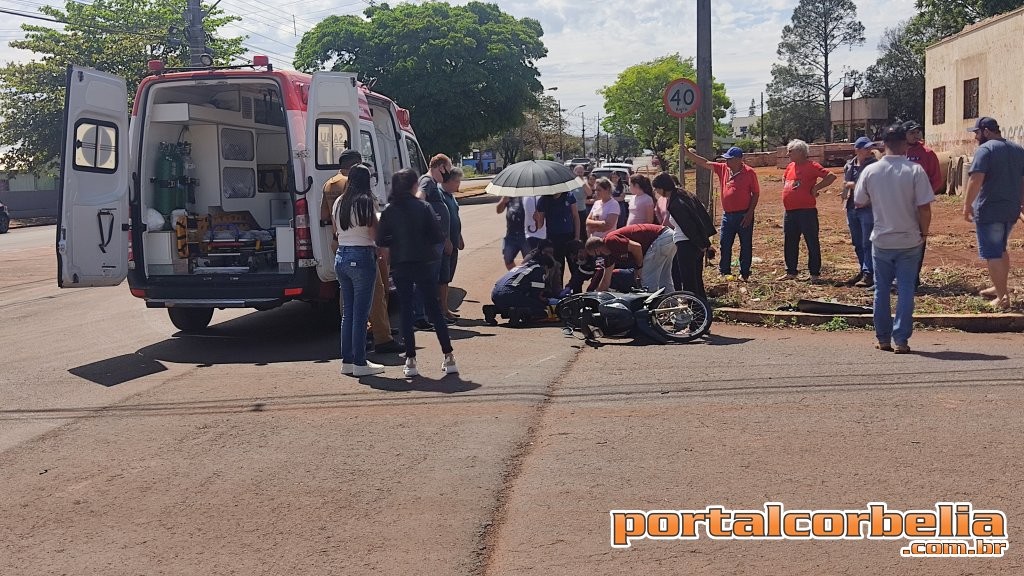 Criança fica ferida em colisão entre Focus e Biz na Avenida Rio Grande do Sul