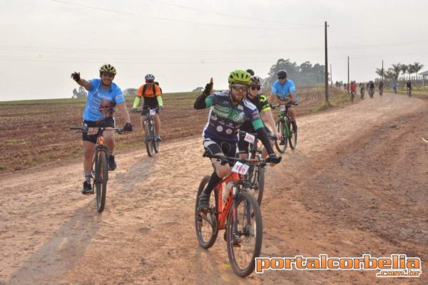 Ciclistas percorrem 36km em Romaria Ciclística 