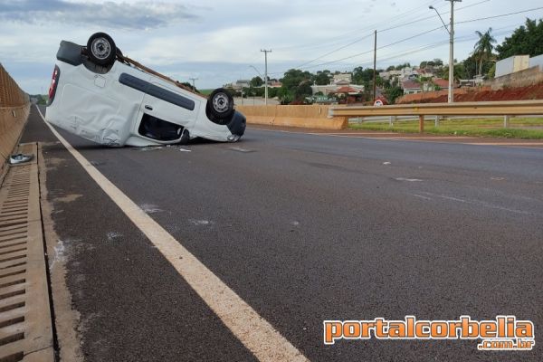 Capotamento é registrado na BR369 em Corbélia