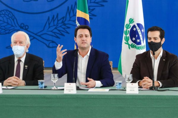 Governo do Estado propõe piso salarial de R$ 5,5 mil para todos os professores da rede pública