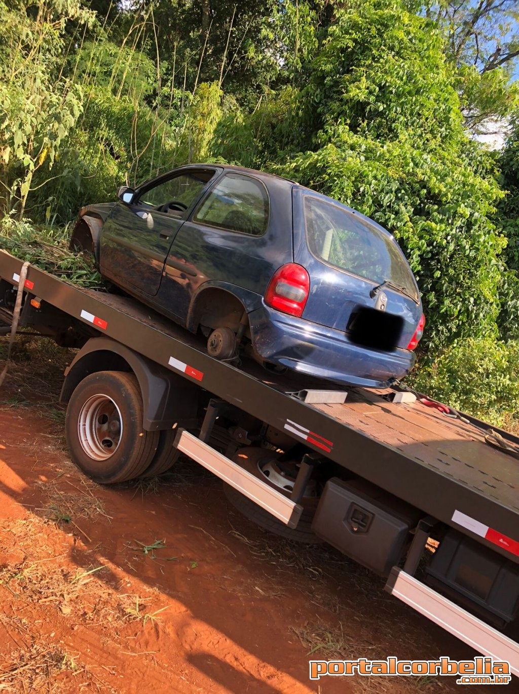 Polícia Militar recupera Corsa furtado em Cascavel