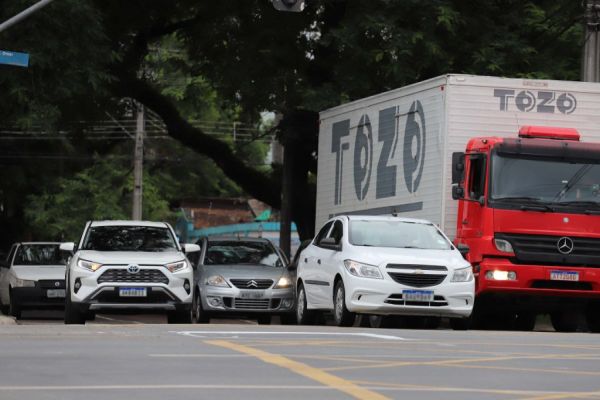 Pagamento do IPVA das placas com os finais 1 e 2 encerra nesta segunda-feira