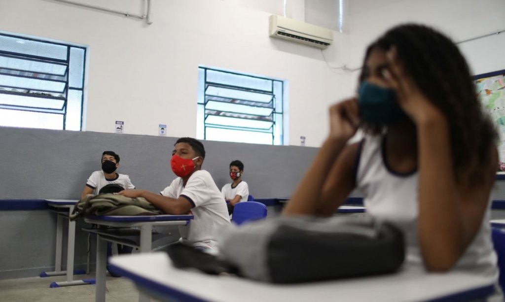 Prevenção à covid-19 na volta às aulas depende da comunidade escolar