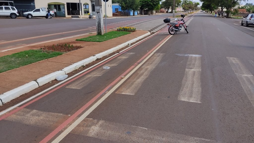 Jovem é atropelada por moto na Avenida Rio Grande do Sul em Corbélia