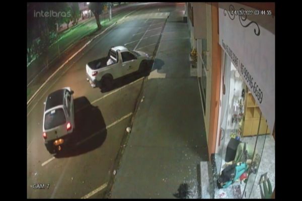 Gol usado em ação de bandidos, foi furtado em Cascavel durante a madrugada 