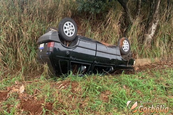 Duas pessoas ficam feridas após uno capotar na BR-369 em Cascavel