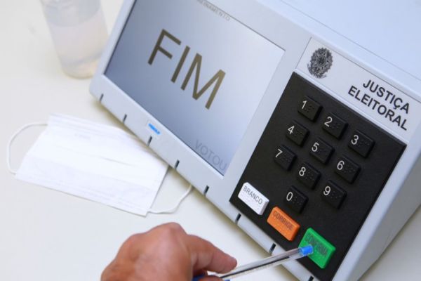 TSE aprova teste de integridade com biometria em urnas eletrônicas