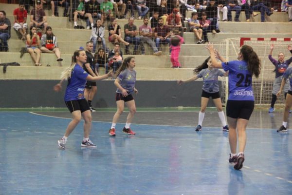 Competição do handebol e estreia do poker e do futebol suíço dão sequência aos Jocorb’s 2022