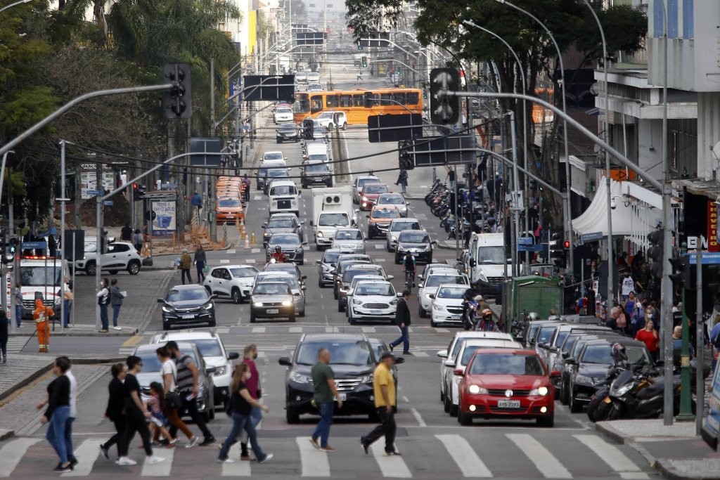 Prazo para pagamento do licenciamento de veículos com placas final 9 e 0 vai até dia 30