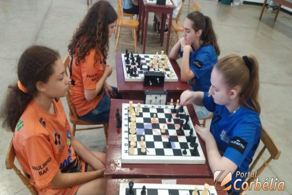 Com dobradinha no pódio, Lojas Manica/Duque de Caxias conquista título do xadrez sub-13