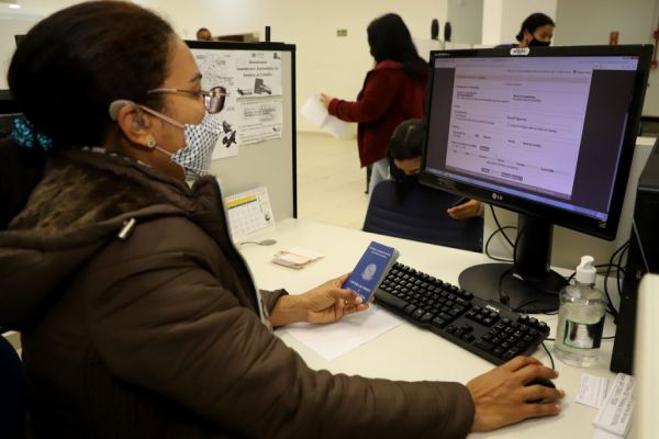 Ano novo com carteira assinada: Paraná tem 6,5 mil vagas abertas nas Agências do Trabalhador