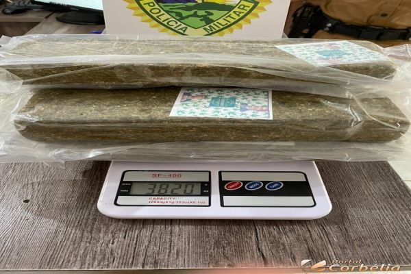 Polícia Militar apreende quase 4kg de maconha com casal em Uber