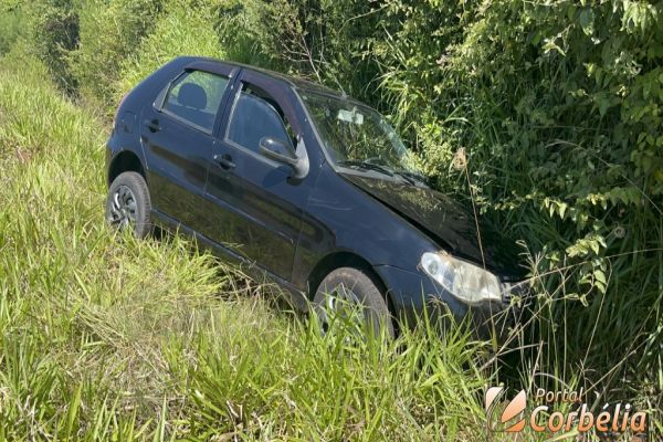 Acidente envolvendo carreta e dois veículos é registrada na BR-369