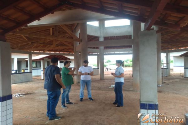 Dangelles Decki visita obra da Escola Municipal Dom Bosco na Penha