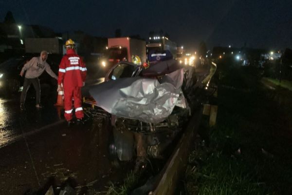Duas pessoas morrem em colisão frontal na BR-369 em Cascavel