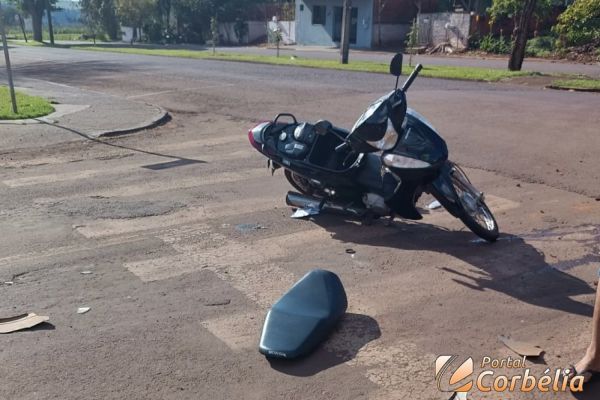 Condutor de Corsa foge após atingir motociclista na Avenida Paraná