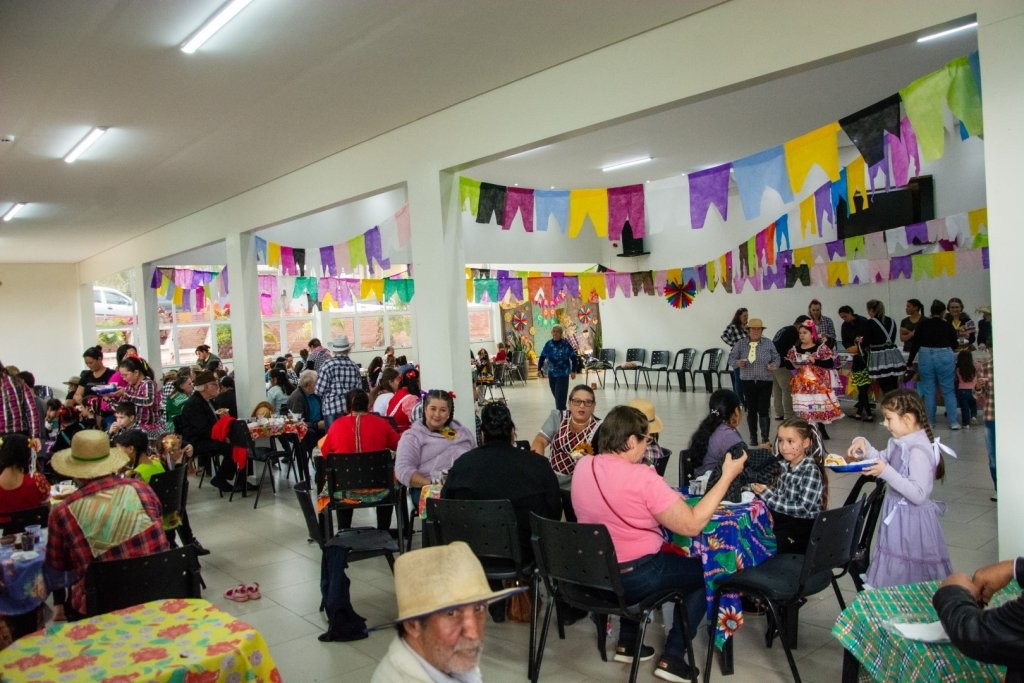 Festa Junina promovida pela Secretaria de Desenvolvimento Social de Corbélia fortalece laços comunitários