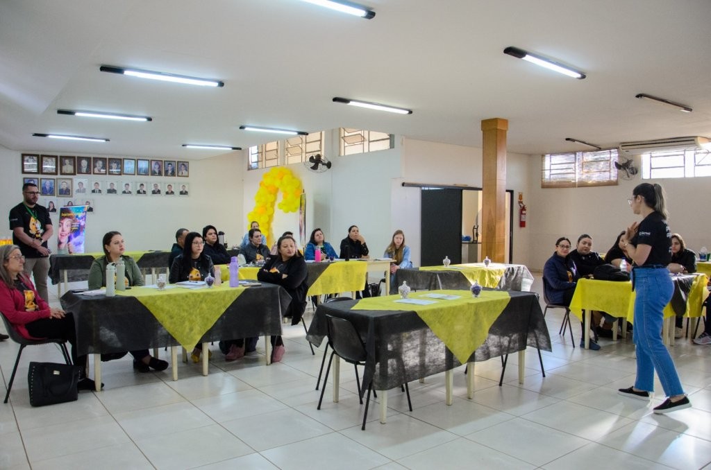 A União Faz a Vida capacita professores de Corbélia para desenvolvimento do programa em sala de aula