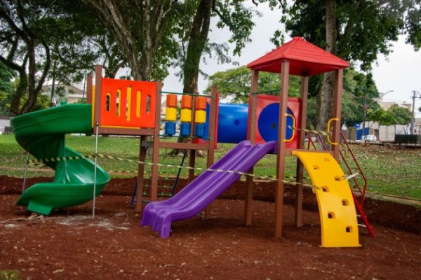 Corbélia investe em novos espaços para crianças: sete playgrounds estão sendo instalados em diferentes regiões do município