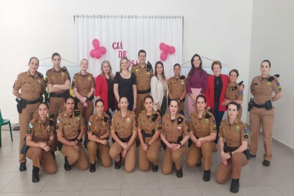 Policiais Militares femininas participam do Chá de Rosas em Assis Chateaubriand