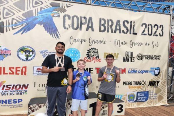 Jovens de Corbélia conquistam títulos Copa Brasil de Kickboxing e miram o Pan-americano