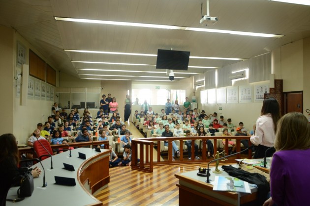 Projeto de cidadania leva alunos de Corbélia a uma jornada de conhecimento no Poder Judiciário