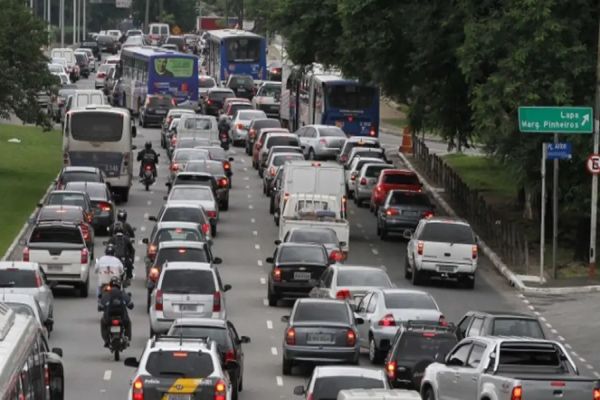 Programa de benefícios para bons motoristas cadastra parceiros