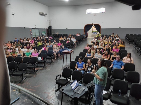 Professores passam por formação para atuarem em equipes pedagógicas das escolas de Corbélia