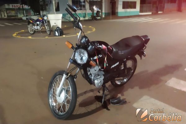 Colisão entre gol e motocicleta deixa entregador ferido no centro de Corbélia