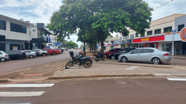 Ampliação de Estacionamentos na Avenida Minas Gerais impulsiona comércio em Corbélia