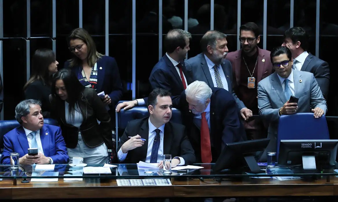 Imagem referente a notícia: Senado aprova seguro obrigatório para indenizar acidentes de trânsito