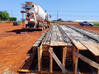 Prefeitura de Corbélia inicia construção de ponte de concreto na comunidade São Pedro