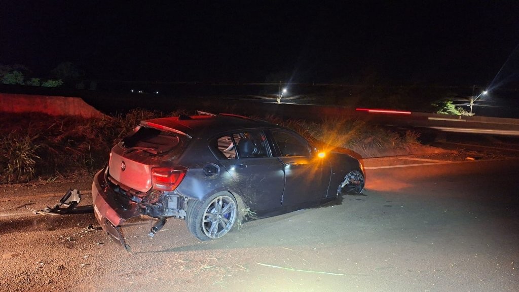 Motorista em fuga perde controle e abandona namorada após perseguição Policial em Corbélia