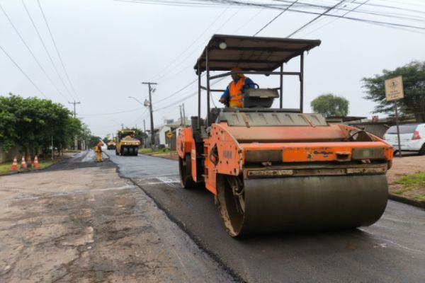 Prefeitura inicia recapeamento no bairro Jardim Nova República em Corbélia