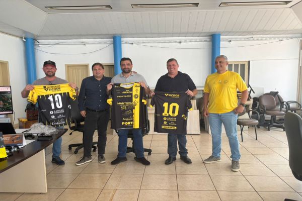 Prefeitura Municipal e FC Cascavel fecham parceria para escolinha de futebol em Corbélia