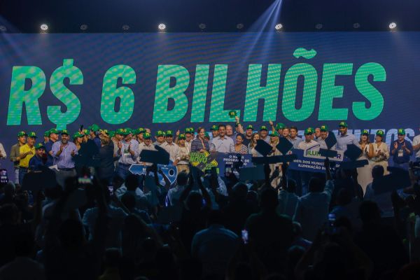 Ratinho Junior anuncia pacote de R$ 6 bilhões de investimentos nos municípios paranaenses