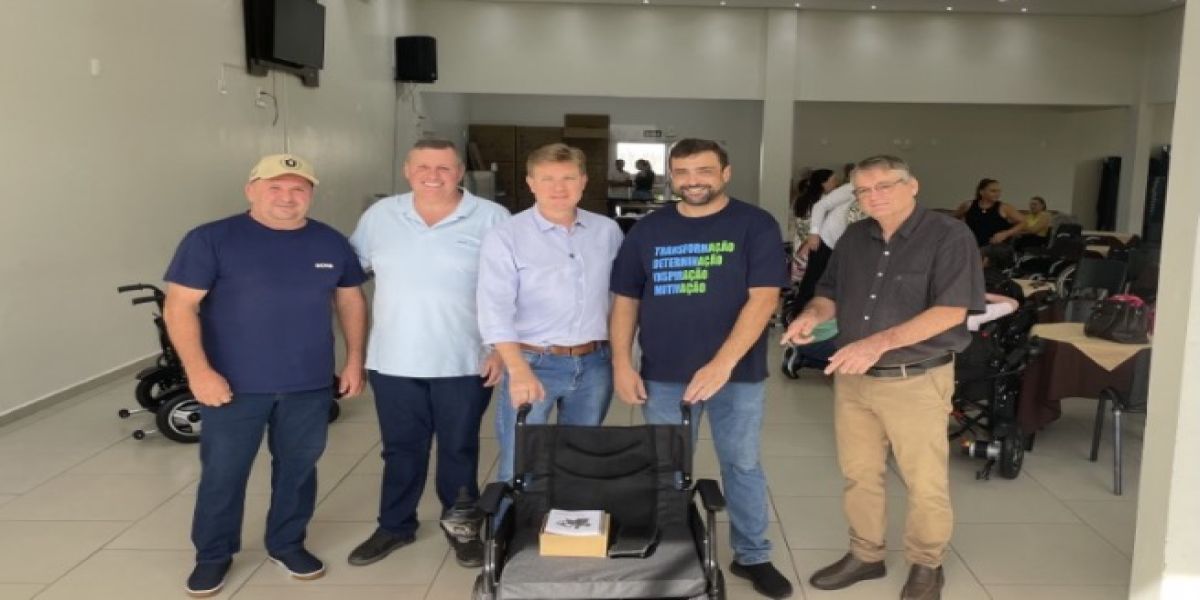 Corbélia entrega 10 cadeiras de rodas motorizadas para famílias  em situação de vulnerabilidade