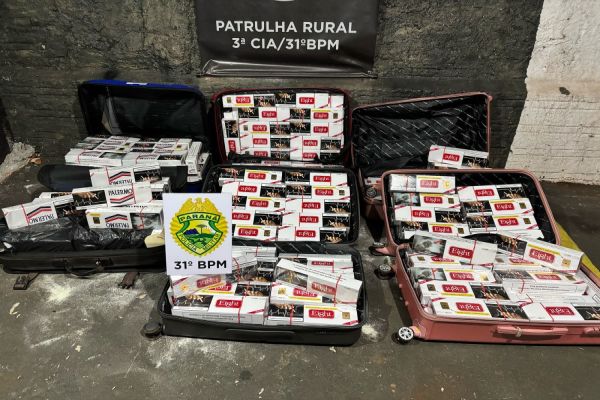 PM apreende carga de cigarros contrabandeados em ônibus na BR-369