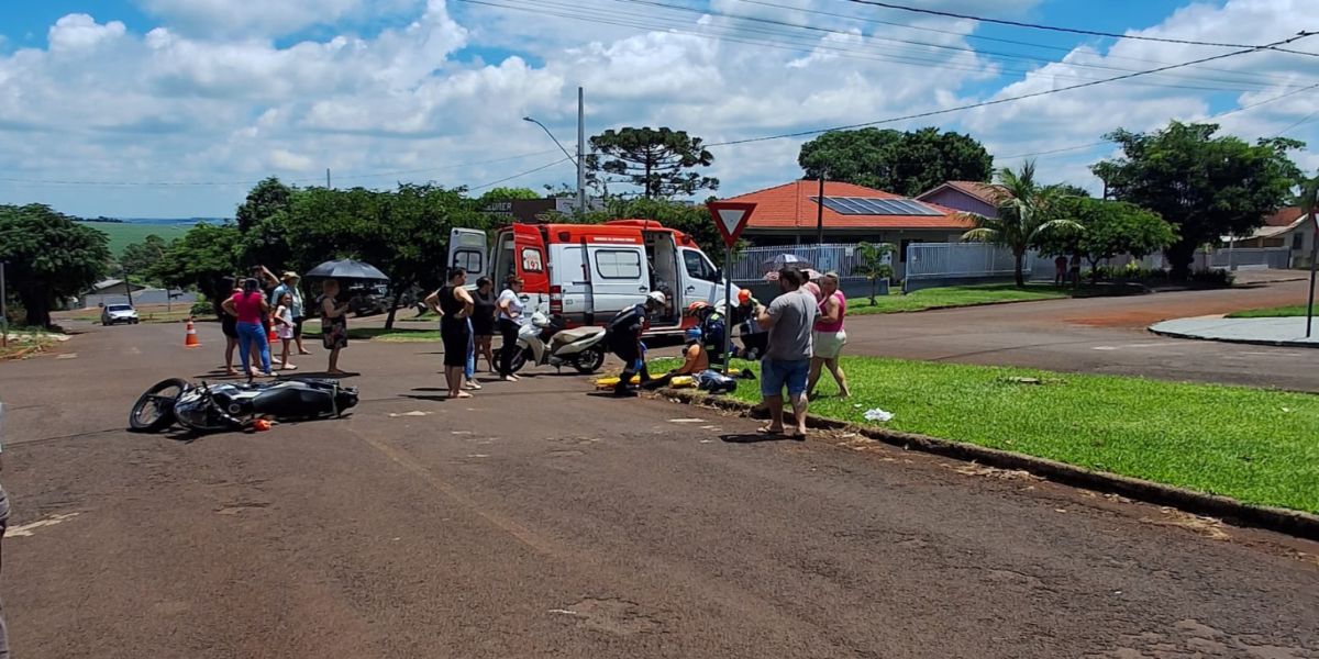 Colisão entre duas motos deixa três feridos na Rua Girassol